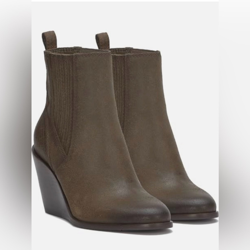 Lucky Brand Women's Wilano Soft Suede 
Wedge Ankle Boot, Desert Palm Size 8.5